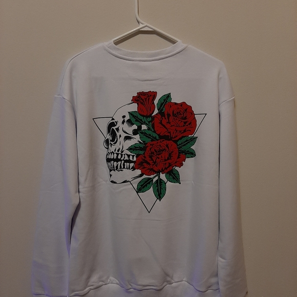 Clothes - Picture 3 of 16